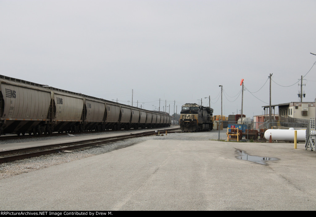 NS lashup at NS’s Mobile Yard Office